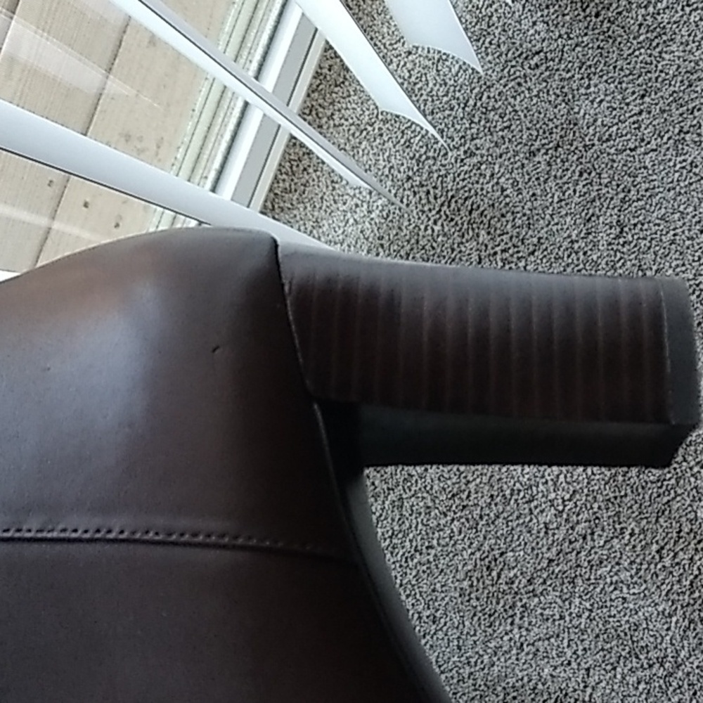NWOT Talbots Dark Brown Leather Ankle Booties - Picture 8 of 10